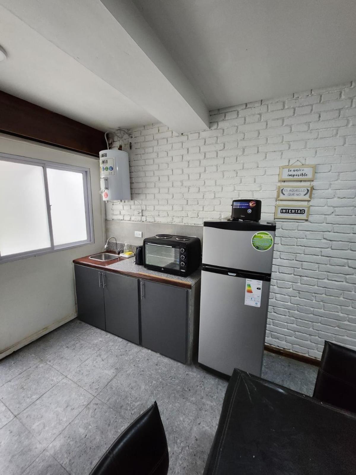 Departamento Ubicadisimo Calle Chile Con Estacionamiento Incluido Capital Mendoza 2 Appartement Buitenkant foto