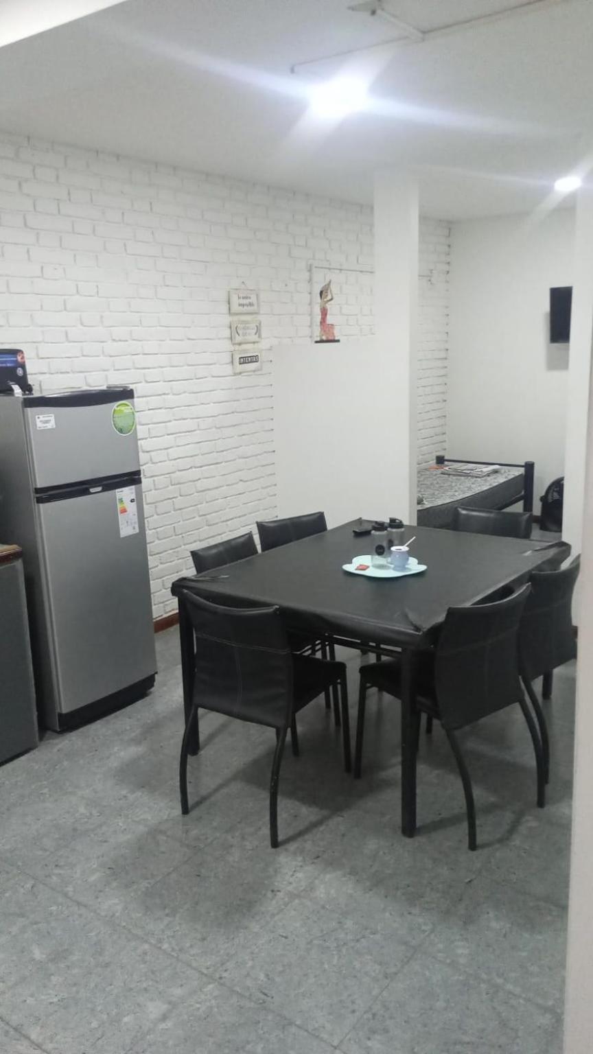 Departamento Ubicadisimo Calle Chile Con Estacionamiento Incluido Capital Mendoza 2 Appartement Buitenkant foto
