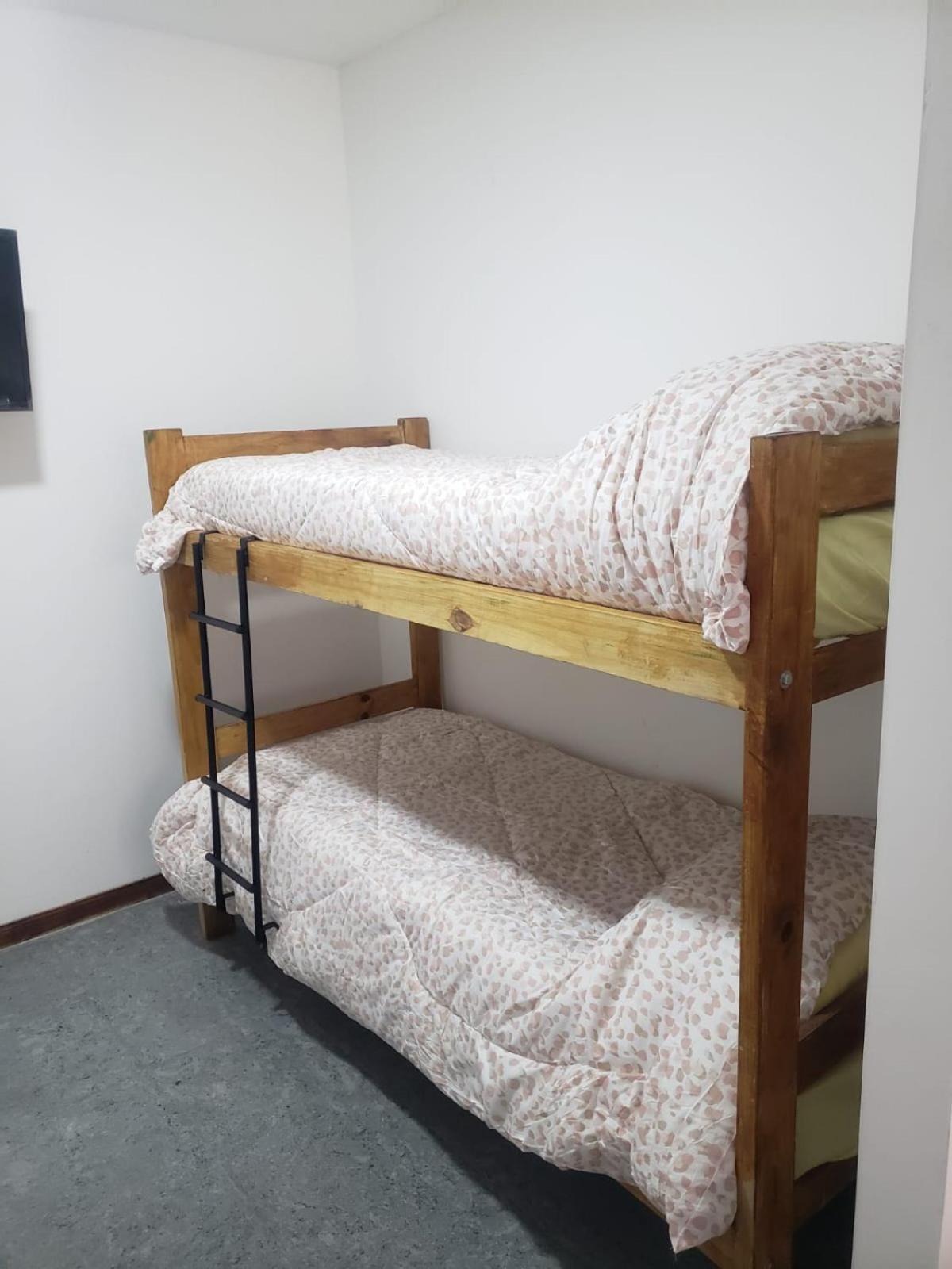 Departamento Ubicadisimo Calle Chile Con Estacionamiento Incluido Capital Mendoza 2 Appartement Buitenkant foto